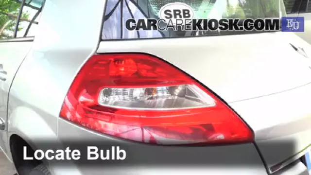 2003 Renault Megane Authentique 1.5L 4 Cyl. Turbo Diesel Éclairage Feux de marche arrière (remplacer une ampoule)